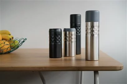 Custom Mosa is a fashionable 500ml double wall vacuum flask in durable 201 stainless steel - AmirCustom wholesale