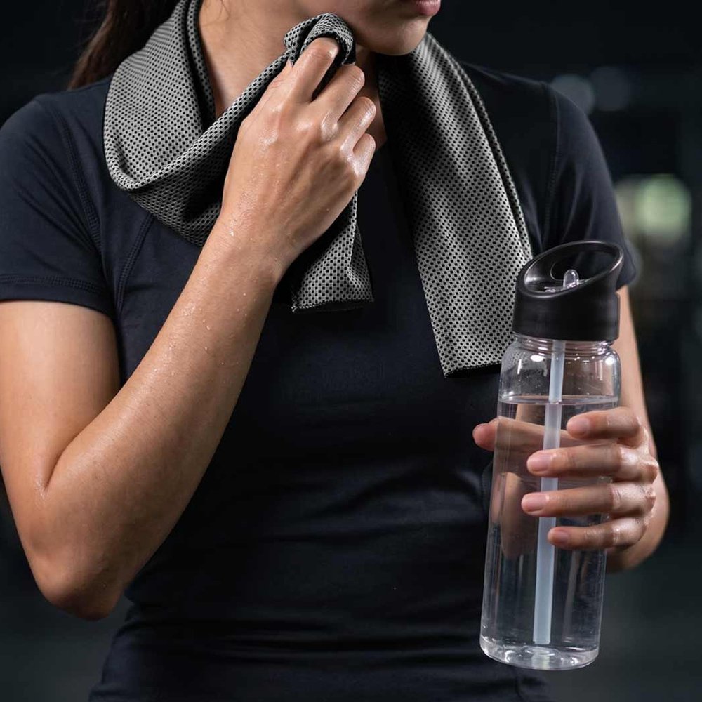 DEVON - RPET Cooling Towel in RPET Bottle 800 ml - Image 6